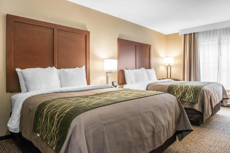 Comfort Inn & Suites Pittsburgh Bagian luar foto