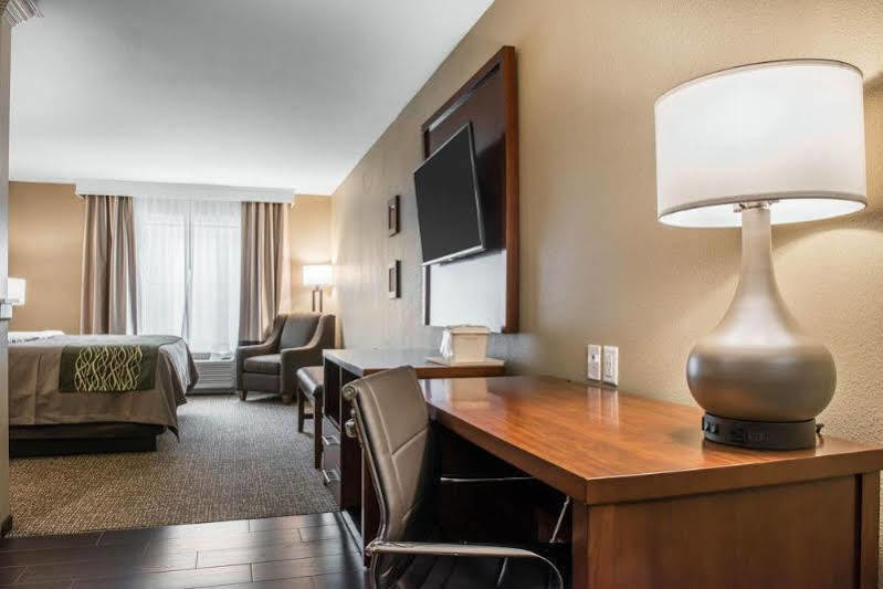 Comfort Inn & Suites Pittsburgh Bagian luar foto